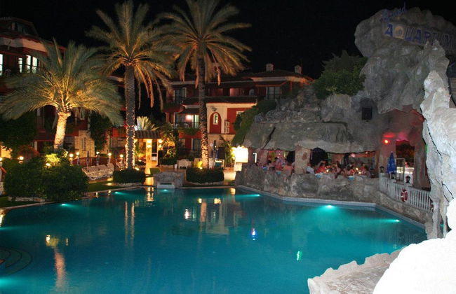 Grand Aquarium Hotel - Photo 7