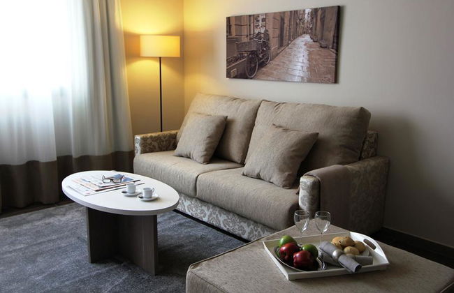 Pierre & Vacances Barcelona Sants - Photo 4