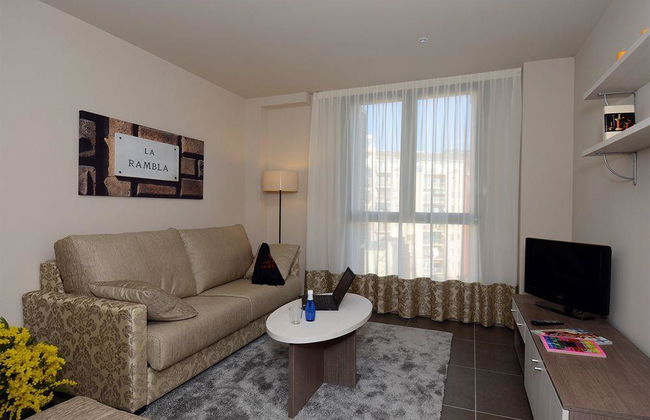Pierre & Vacances Barcelona Sants - Photo 15