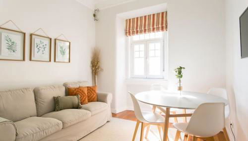 Apartment Balcony and River View in Alfama - Photo 2