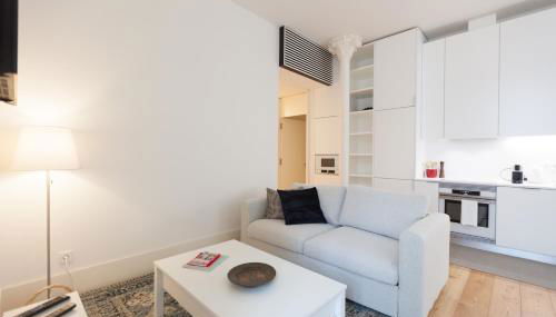JOIVY Sunny 1-bed flat w/terrace&sea view in Baixa, 3mins to Arco da Rua Augusta - Foto 4