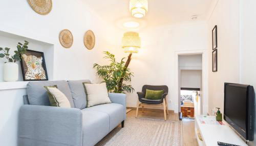 Delightful & Quirky with River Views - Foto 3