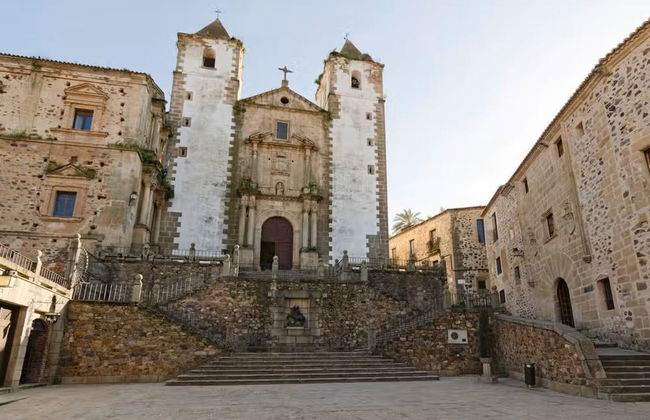 Tour de Cáceres al completo con entradas - Foto 5