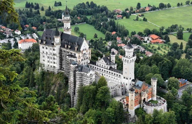 Excursión al castillo de Neuschwanstein y el palacio de Linderhof con guía - Foto 3