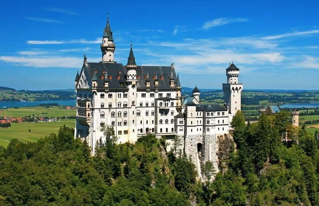 Excursión al castillo de Neuschwanstein y el palacio de Linderhof con guía - Foto 2