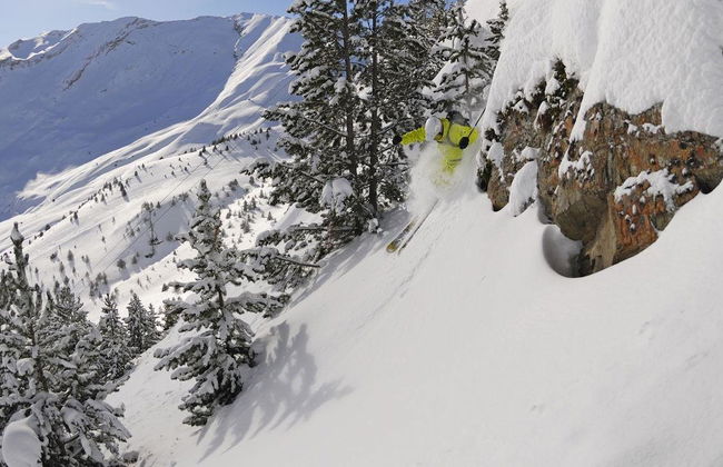 Alquiler de material de esquí y snowboard en Cerler - Foto 12