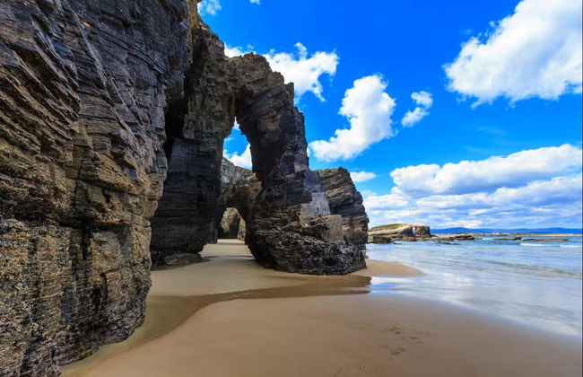 Balade en bateau à moteur le long de la plage de Las Catedrales - Photo 2