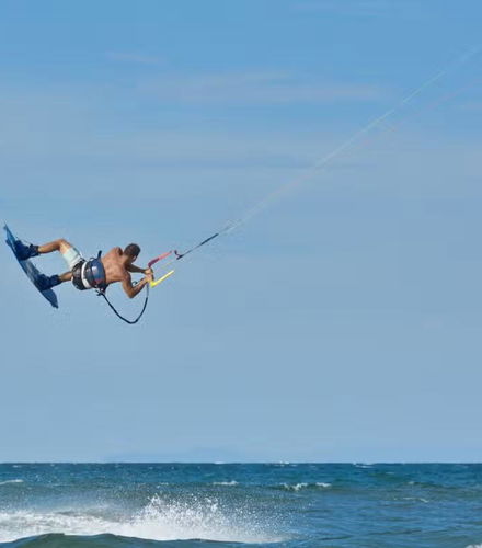 Foto de Curso de kitesurf de 2 días en Tarifa