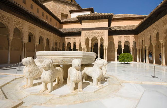 Visita guiada por la Alhambra y los Palacios Nazaríes con entradas - Foto 3