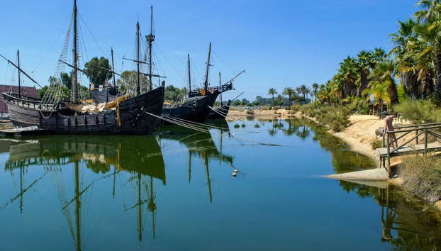 Paseo en barco al Muelle de las Carabelas - Photo 3
