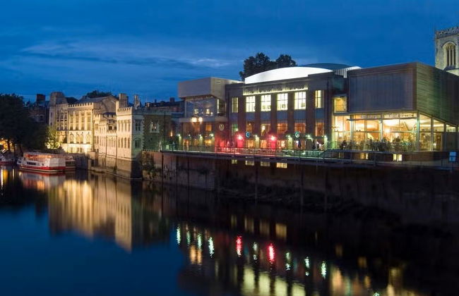 Crucero nocturno con música en York - Foto 1