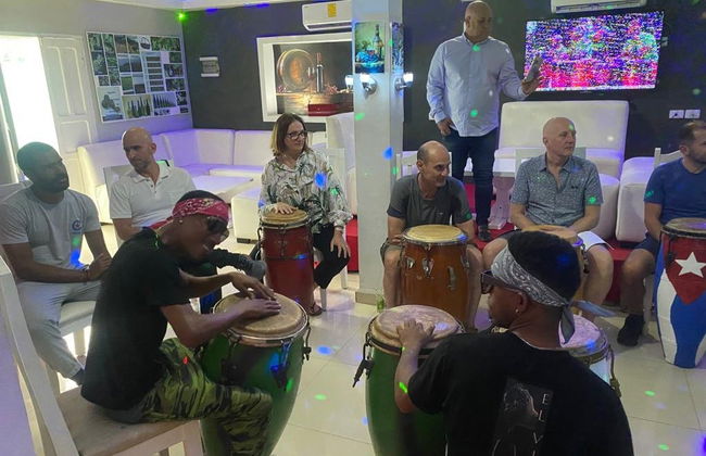 Clase de percusión en Trinidad - Foto 4