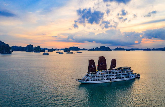 Crucero de 2 días por la bahía de Ha-Long en barco de lujo - Foto 6