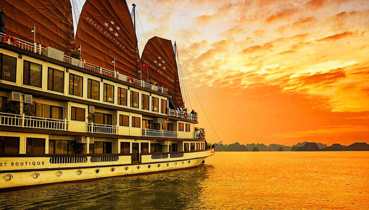 Crucero de 2 días por la bahía de Ha-Long en barco de lujo - Foto 1