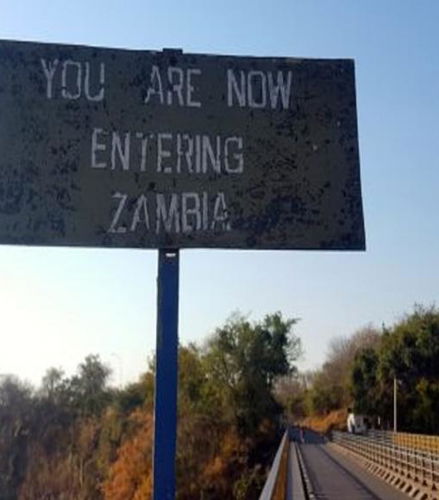 Foto - Traversata del confine tra Zimbabwe e Zambia con prelievo dall&apos;aeroporto