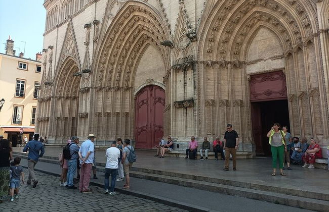 Private tour of old Lyon - 2 hours - Photo 6