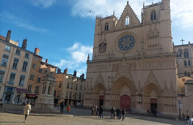 Private tour of old Lyon - 2 hours - Photo 11