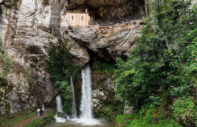 Tour a Lagos de Covadonga, Cangas de Onís e Lastres da Oviedo - Foto 8
