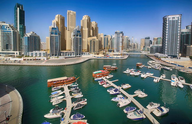 Passeio de barco por Dubai Marina + Burj Khalifa com jantar - Foto 1