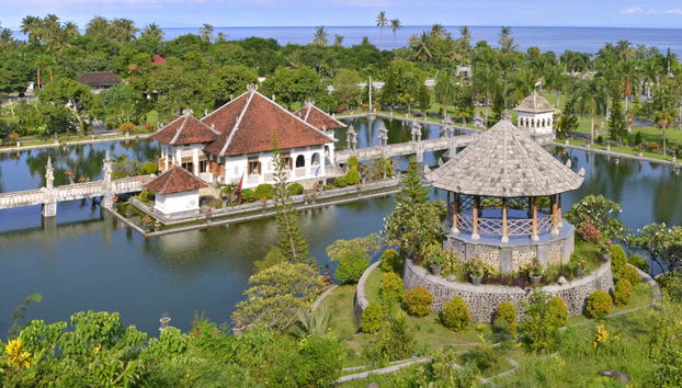 Taman Ujung & Tirta Gangga Foating Palaces Private Tour - Foto 4