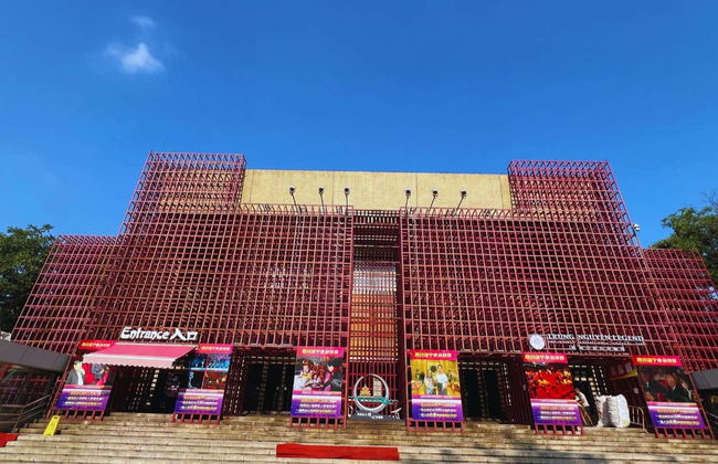 Spettacolo acrobatico al Red Theatre - Foto 6