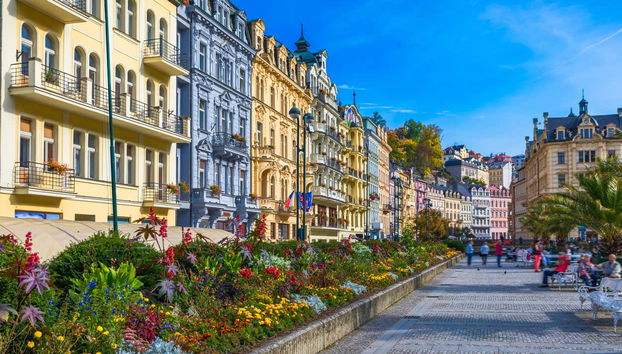 Karlovy Vary Day Trip - Photo 4