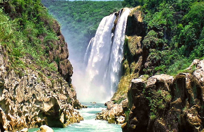 Tamul Waterfall Canoe Trip - Photo 3