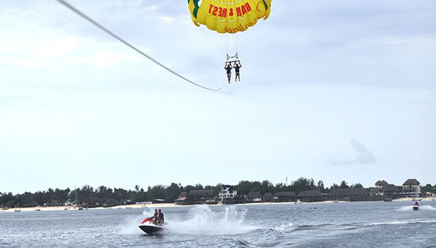 Parasailing a Zanzibar - Foto 2