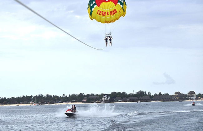 Parasailing a Zanzibar - Foto 2
