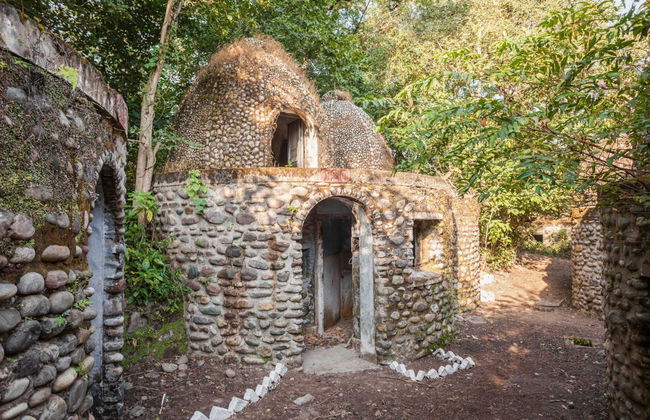 Ashram Tour of Rishikesh - Photo 1