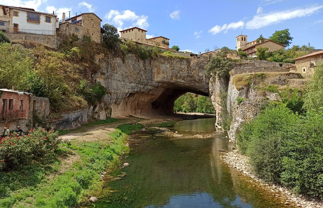 Tour por Espinosa de los Monteros, Puentedey e ermida de San Bernabé - Foto 2