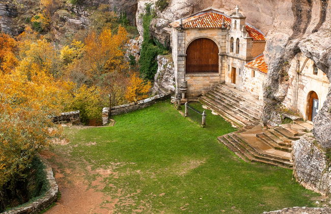 Tour por Espinosa de los Monteros, Puentedey e ermida de San Bernabé - Foto 6