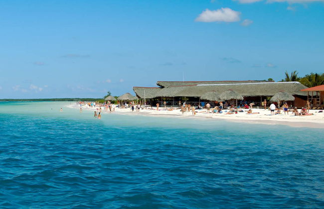 Cayo Blanco Catamaran Trip - Photo 6