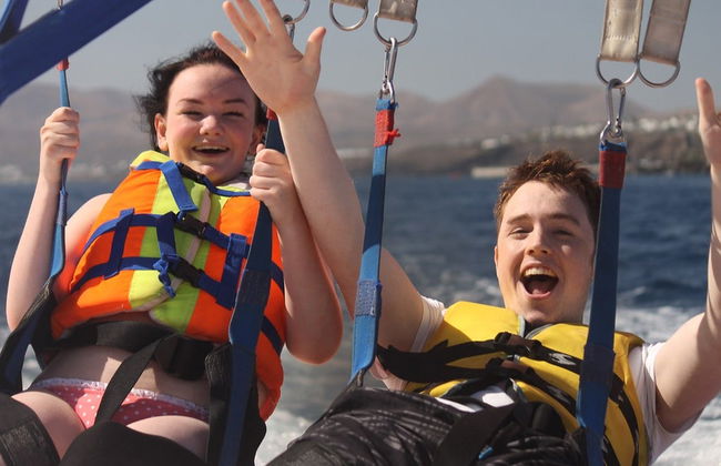 Parasailing in Playa Blanca - Photo 4