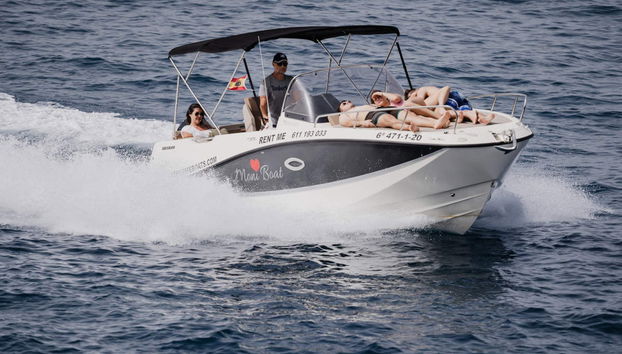 Private Boat Rental with Skipper - Photo 2