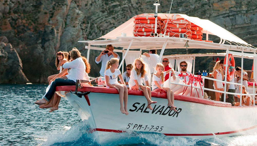 Paseo en barco por las calas de Ibiza - Foto 1