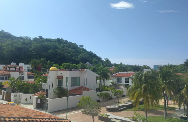 Huatulco Bay Tour - Photo 1