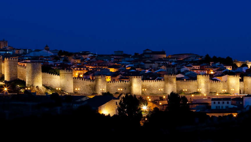 Tour de leyendas por la Ávila iluminada