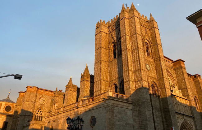 Tour de lendas pela Ávila iluminada - Foto 4