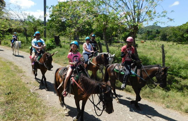Passeio a Cavalo no Campo - Tour de Meio Dia - Foto 2