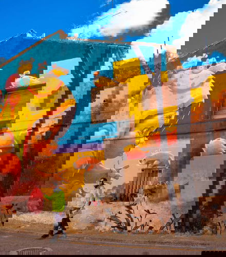 Foto de Tour del arte urbano por Alfamén