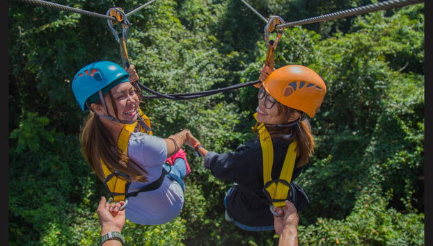 Disfrutando de la tirolina