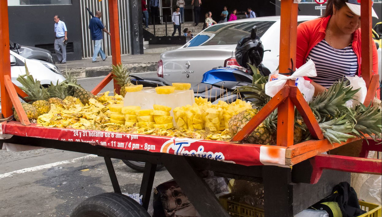 Tour de comida callejera por Cali - Foto 1