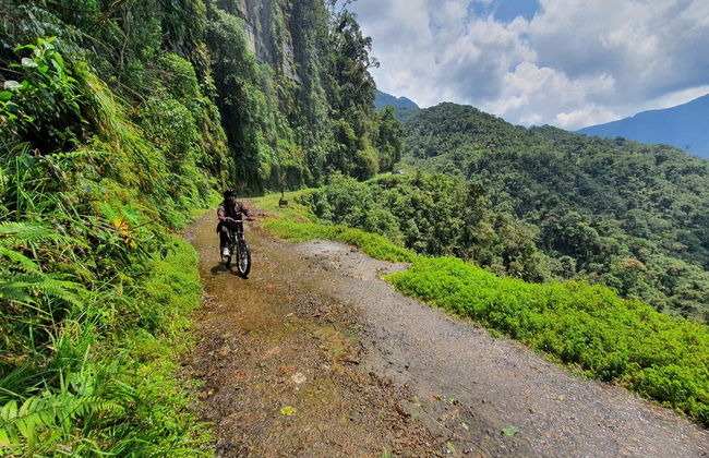 Tour en bicicleta por la Ruta de la Muerte - Foto 8