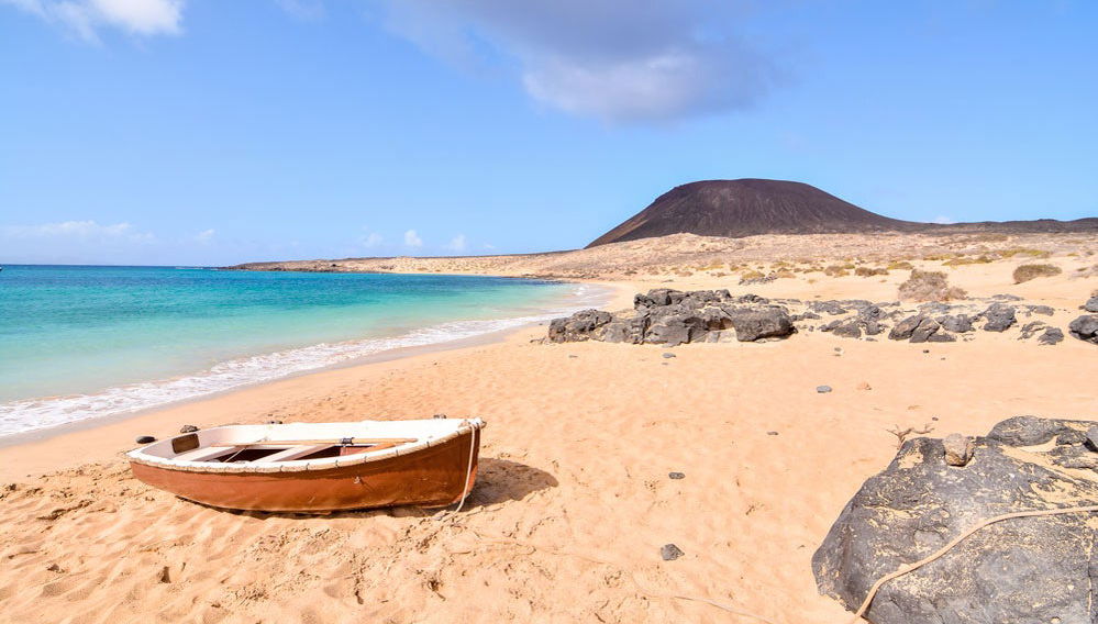 Traghetto per l'isola La Graciosa - Foto 1