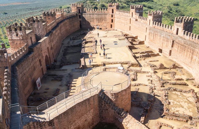 Visita guiada por el Castillo de Baños de la Encina - Foto 3