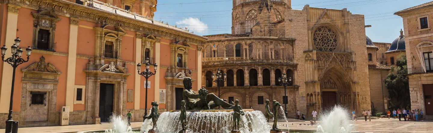 Visita guiada por Valencia y la Lonja de la Seda - Foto 1