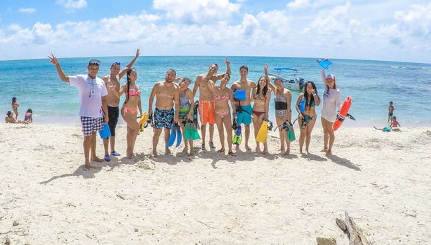 Snorkel at Isla de Enmedio - Photo 3