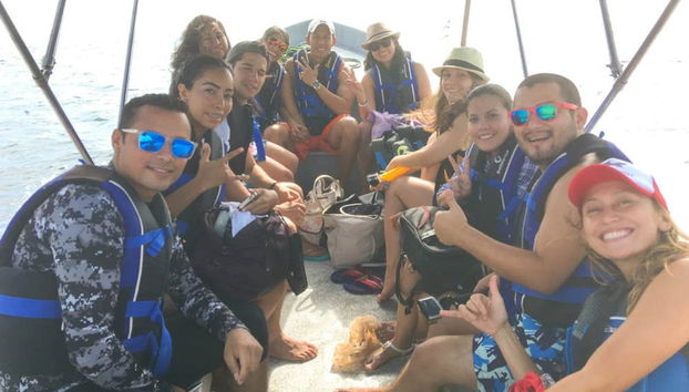 Snorkel at Isla de Enmedio - Photo 4