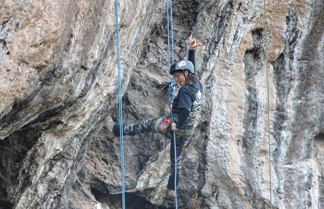 Pisac Waterfalls Abseiling Tour - Photo 3